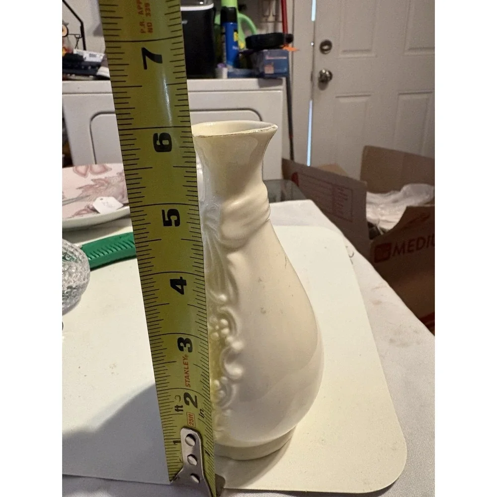 Royal Heritage Collection Vintage The Cameo Ribbon Vase